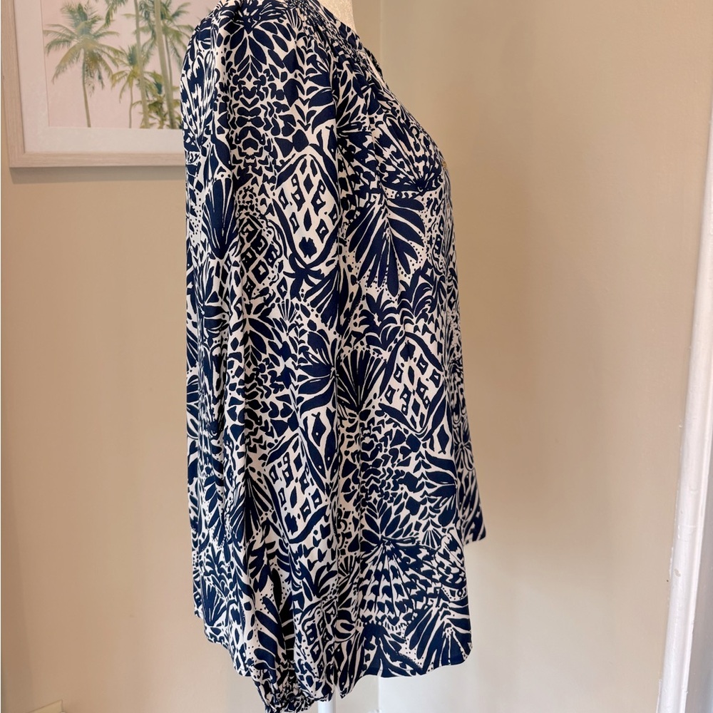 Lilly Pulitzer Elsa Silk Top Navy Blue Long Sleeve Floral Blouse By Land Or Sea - Picture 3 of 7